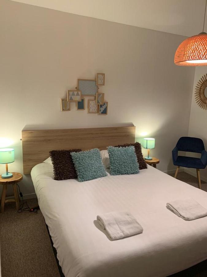 Hotel Le Smile Saint-Vincent-Sterlanges Экстерьер фото