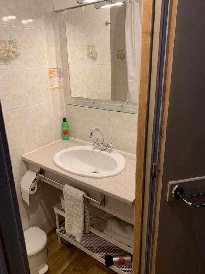 Hotel Le Smile Saint-Vincent-Sterlanges Экстерьер фото