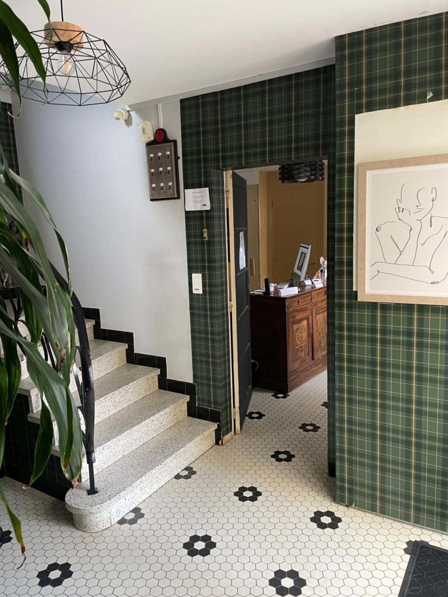 Hotel Le Smile Saint-Vincent-Sterlanges Экстерьер фото